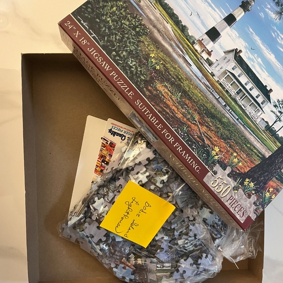 Heritage Puzzle 'Bodie Island Lighthouse' 550-Piece Jigsaw puzzle - Picture 2 of 2